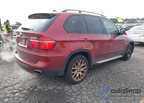 2011 BMW X5 xDrive50I z USA, uszkodzony, nr VIN 5UXZV8C59BL420192